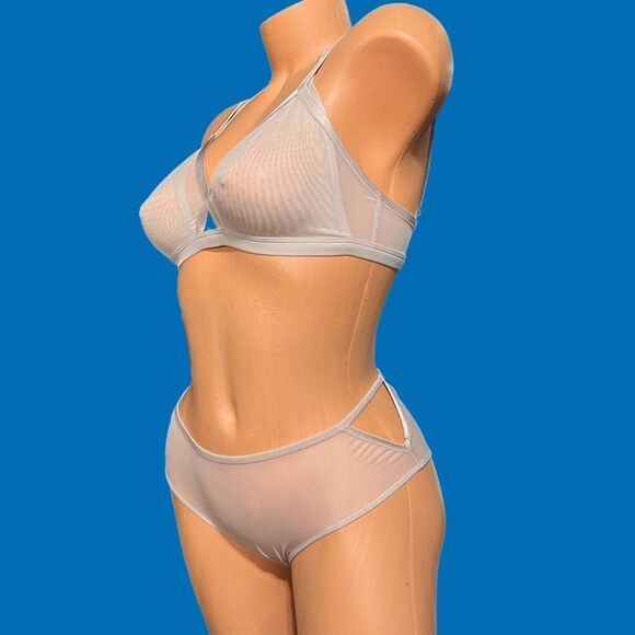 Victorias Secret Set Sexy Sheer Mesh Strappy Double Cup Unlined bralette & Panty - Picture 8 of 9